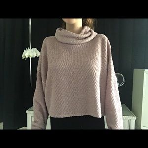 Super adorable cropped sweater!